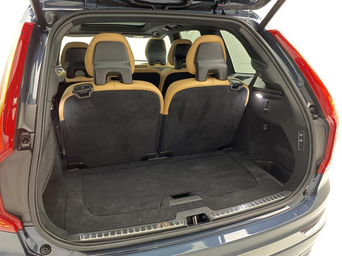 Volvo XC90 B5 AWD ULTIMATE AUT REZERVACE