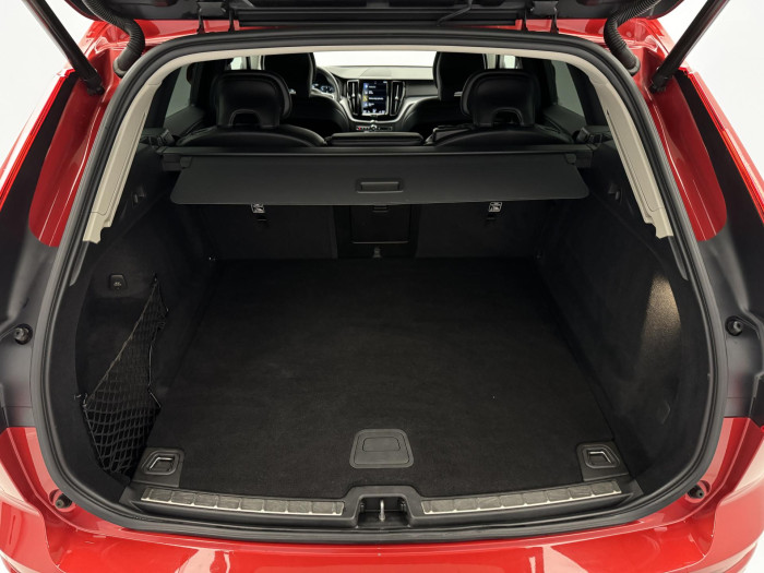 Volvo XC60 B4 AWD MOMENTUM PRO CZ 2.0 Momentum