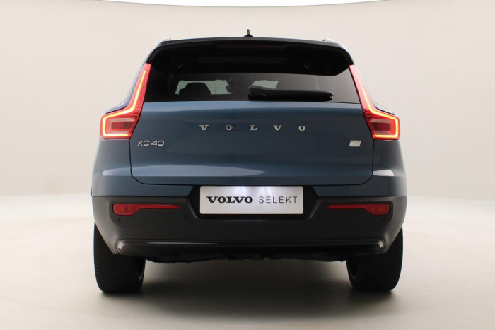 Volvo C40 AWD ULTIMATE Twin REZERVACE