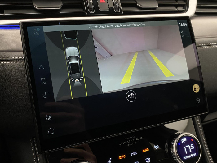 Jaguar F-Pace D300 R-DYNAMIC SE REZERVACE 3.0 d Dynamic SE