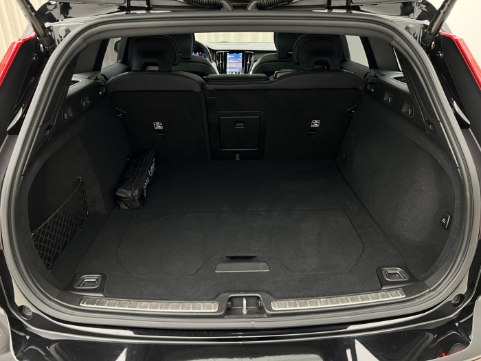 Volvo V60 T6 AWD RECHARGE ULTRA DARK AUT