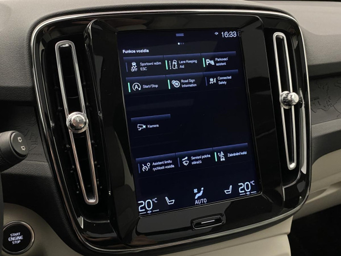 Volvo XC40 D3 MOMENTUM AUT REZERVACE 2.0 d Momentum