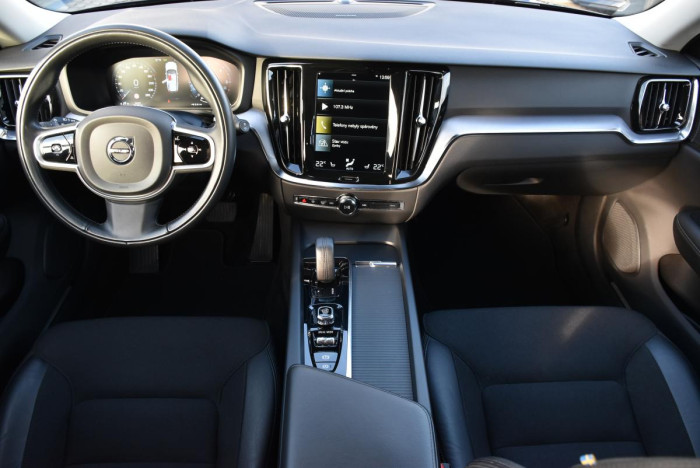 Volvo V60 B4 MOMENTUM ADVANCED REZERVACE 2.0 Momentum