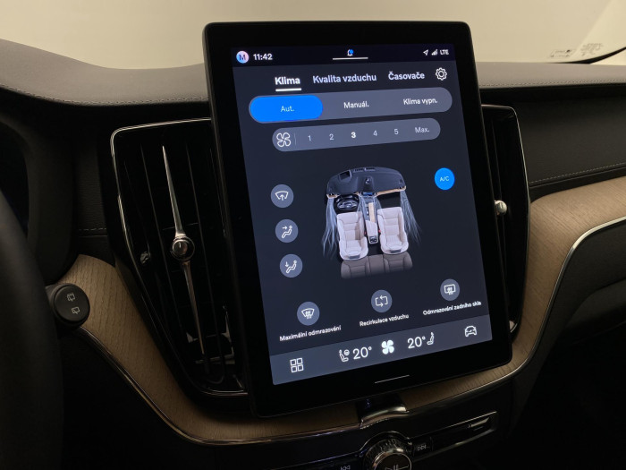 Volvo XC60 T8 AWD BRIGHT ULTRA AUT CZ