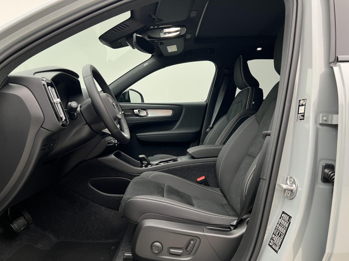 Volvo XC40 B4 DARK ULTRA AUT