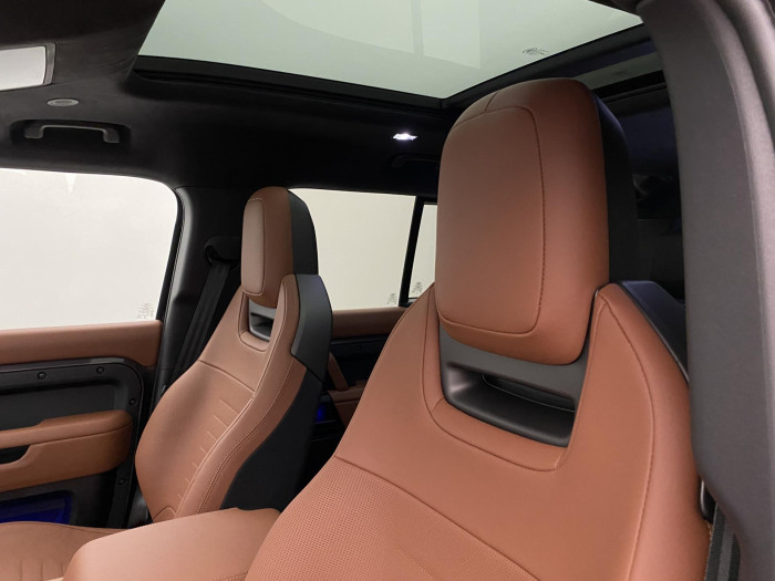 Land Rover Defender P635 OCTA AWD AUT