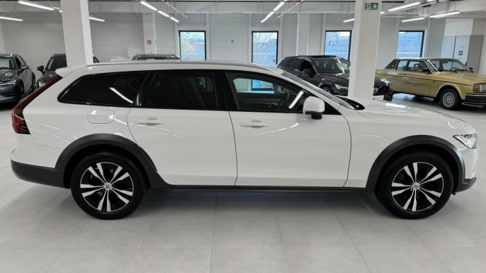 Volvo V90 CROSS COUNTRY D4 REZERVACE 2.0 d