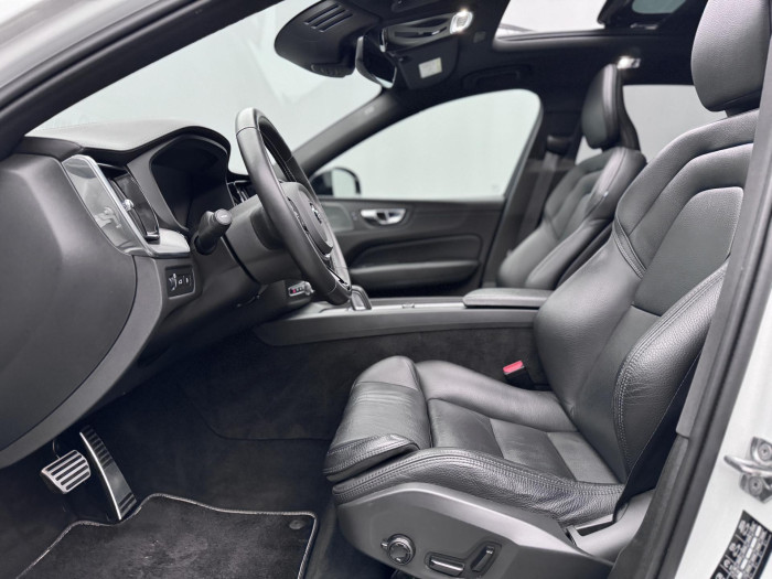 Volvo XC60 T8 AWD RECHARGE R-DESIGN AUT