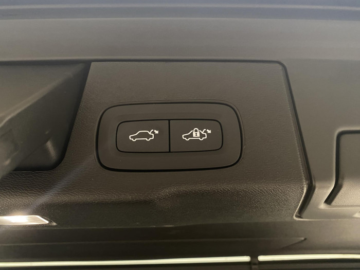 Volvo XC60 B5 AWD DARK PLUS AUT