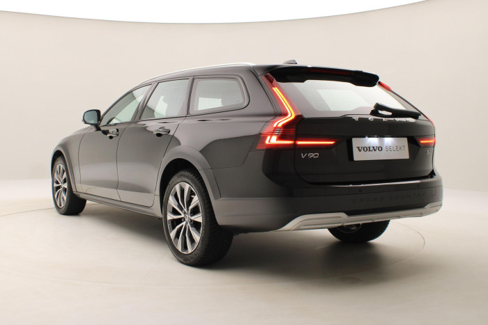 Volvo V90 CC B4 AWD PLUS AUT CZ 1.maj