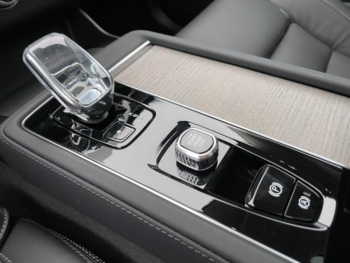 Volvo XC90 T8 AWD RECHARGE DARK ULTRA