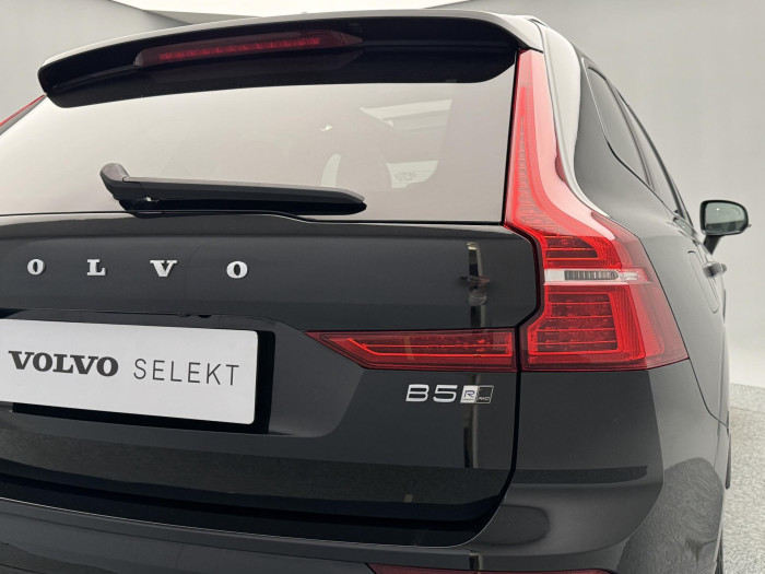 Volvo XC60 B5 AWD R-DESIGN AUT