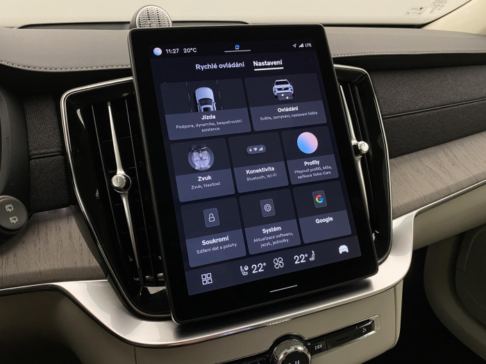 Volvo XC90 T8 AWD RECHARGE DARK ULTRA 7m