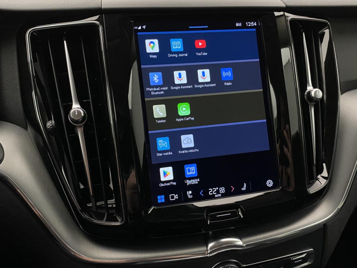 Volvo XC60 B4 MOMENTUM AUT CZ REZERVACE 2.0 Momentum