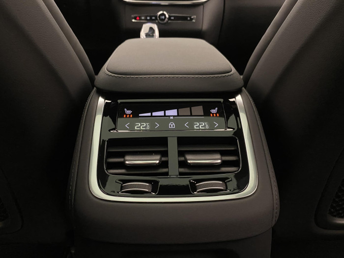 Volvo XC90 T8 AWD RECHARGE BLACK EDITION 2.0 Edition