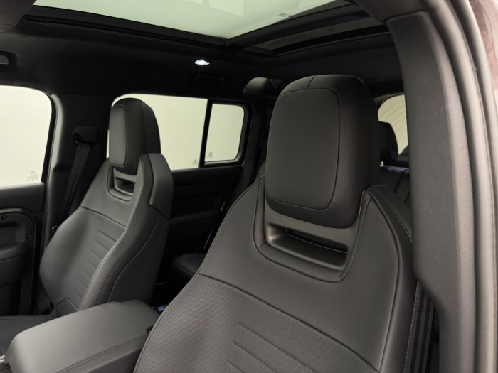 Land Rover Defender OCTA P635