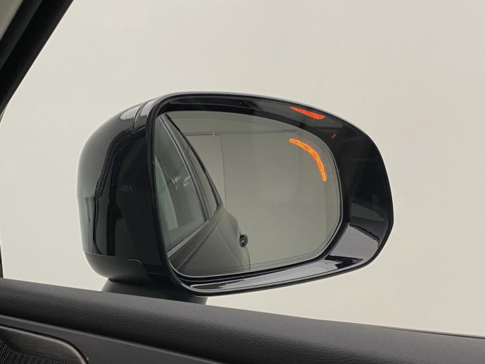 Volvo XC60 B4 AWD ULTIMATE AUT REZERVACE