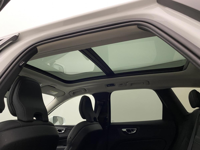 Volvo XC60 D5 AWD INSCRIPTION REZERVACE 2.0 d