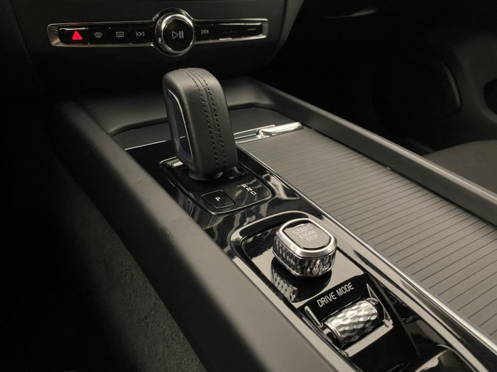 Volvo V60 B4 MOMENTUM AUT REZERVACE 2.0 Momentum