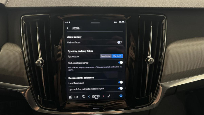 Volvo V90 CROSS COUNTRY B4 AWD REZERVACE