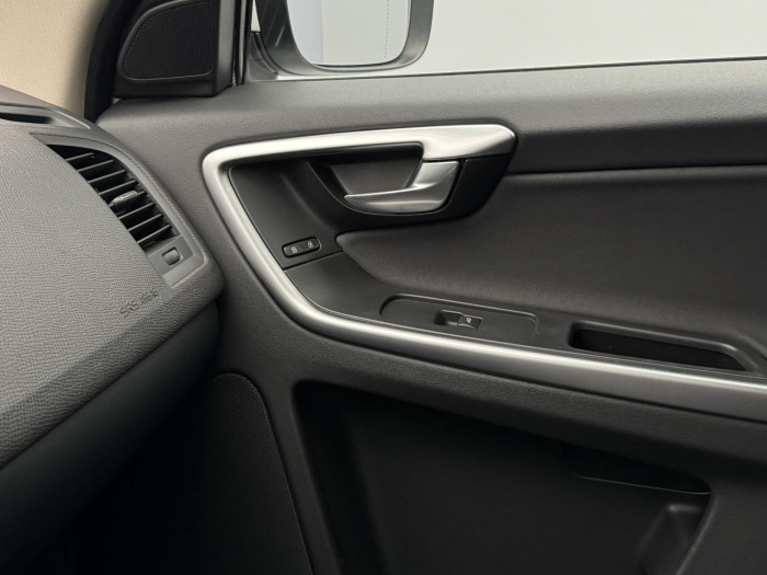 Volvo XC60 D5 AWD MOMENTUM 2.4 d Momentum