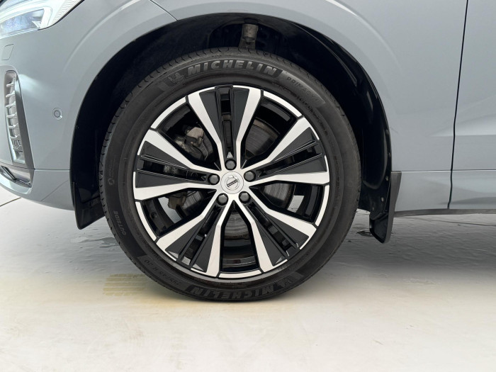 Volvo XC60 B4 AWD PLUS DARK AUT 1.maj