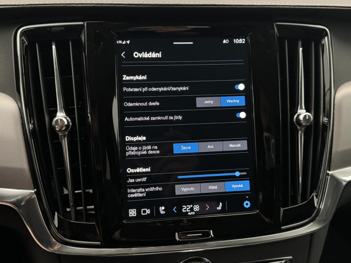 Volvo V90 CC B4 AWD PLUS CZ 1.maj