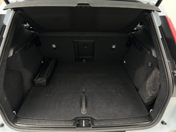 Volvo XC40 B3 PLUS DARK AUT CZ