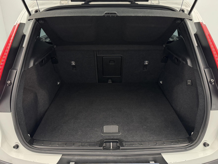 Volvo XC40 B4 MOMENTUM AUT CZ 2.0 Momentum