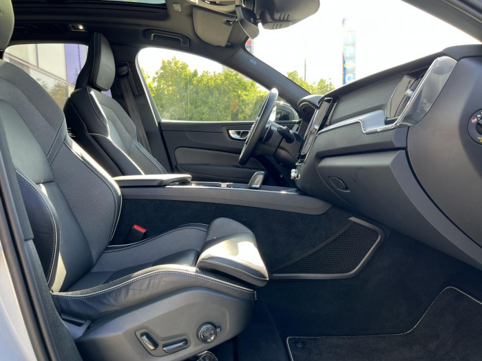 Volvo XC60 B5 AWD R-DESIGN Aut 1.maj.