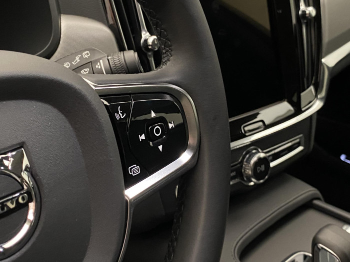 Volvo V90 CC B4 AWD PLUS AUT CZ 1.maj