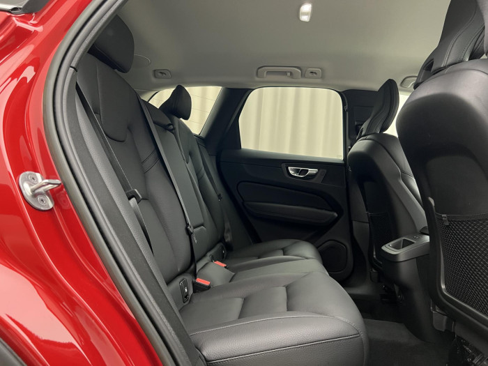 Volvo XC60 B4 AWD PLUS DARK AUT 1.maj.
