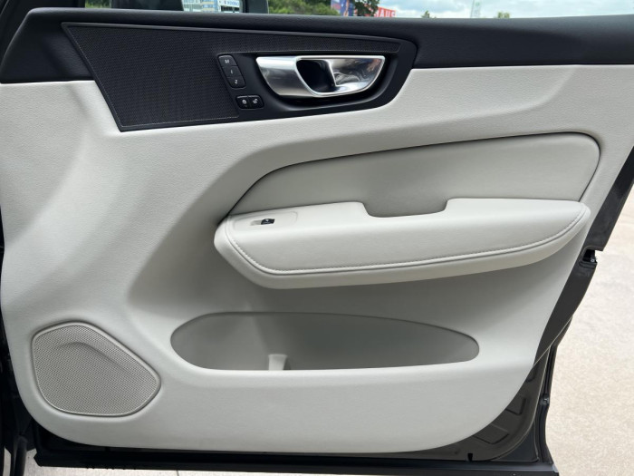 Volvo XC60 B4 PLUS BRIGHT Aut REZERVACE