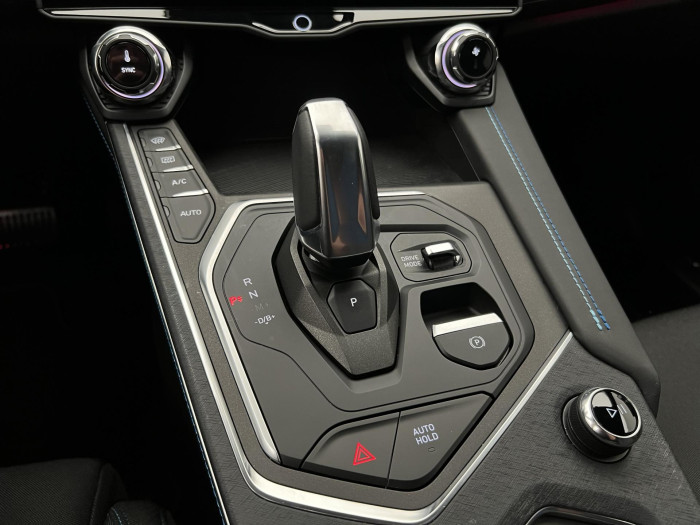 Lynk & Co 01 PHEV DCT AUT 1.maj.