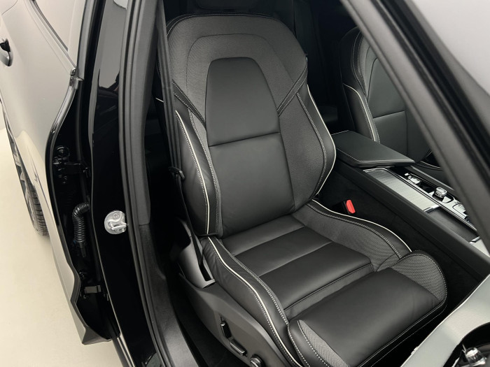 Volvo XC60 B5 AWD BLACK EDITION AUT CZ 2.0 Edition