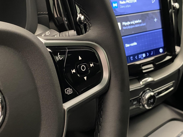 Volvo XC60 T6 AWD PLUG-IN DARK PLUS CZ