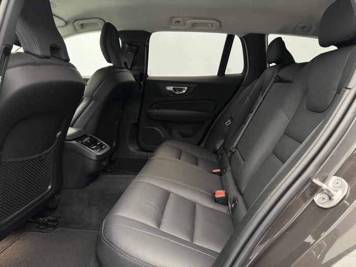 Volvo V60 CC B5 AWD PLUS AUT 1.maj.