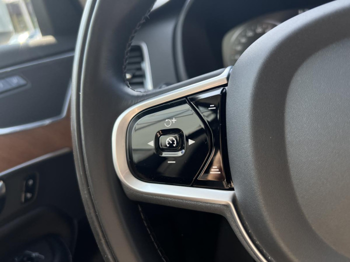 Volvo XC90 D5 AWD INSCRIPTION 7MÍSTNÁ Aut 2.0 d