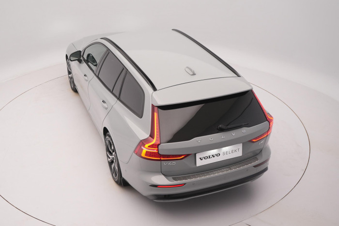 Volvo V60 B4 PLUS DARK AUT 1.maj.