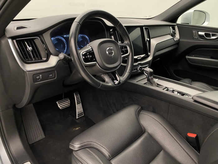 Volvo XC60 D4 AWD R-DESIGN AUT CZ 2.0 d