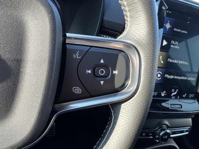 Volvo XC40 T5 R-DESIGN RECHARGE Aut 1.maj