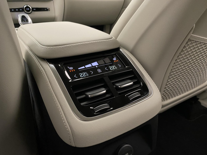 Volvo XC90 T8 AWD RECHARGE BRIGHT PLUS 7m