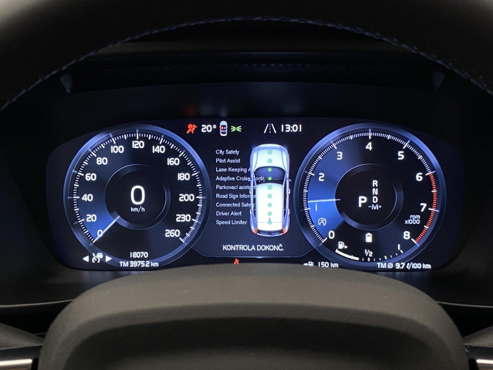 Volvo XC40 B4 AWD R-DESIGN AUT CZ