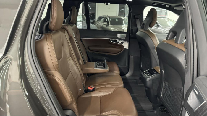 Volvo XC90 B6 AWD INSCRIPTION REZERVACE