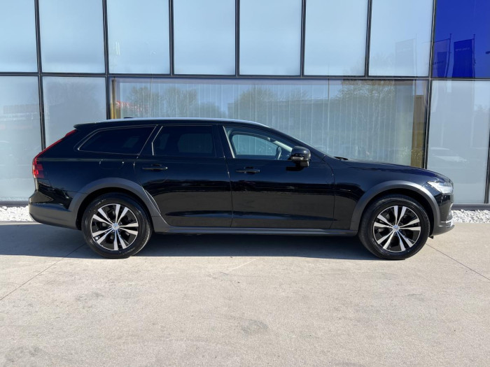 Volvo V90 CROSS COUNTRY B4 AWD Aut 1.maj
