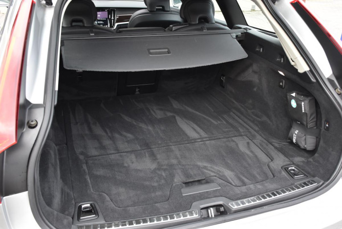 Volvo V90 T4 MOMENTUM REZERVACE 2.0 Momentum