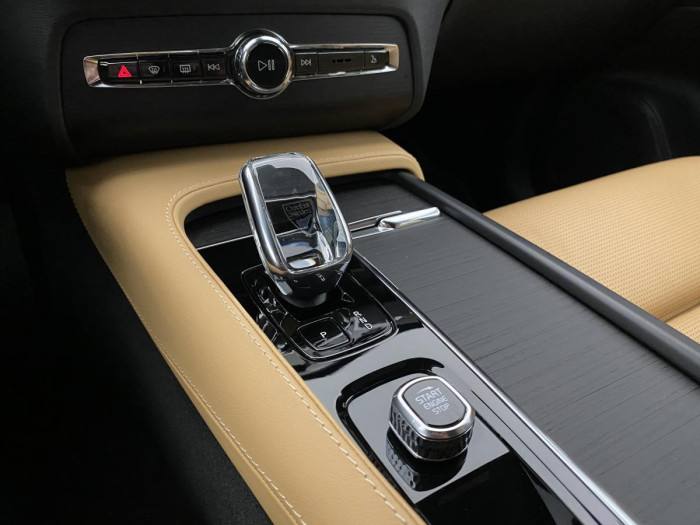 Volvo XC90 B5 AWD PLUS AUT REZERVACE 2.0 Plus