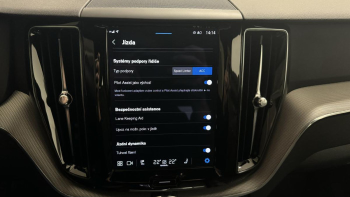 Volvo XC60 B4 PLUS DARK REZERVACE 2.0 Plus