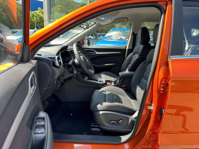 MG ZS EXCLUSIVE AUT. SKLADEM 1.0 Exclusive