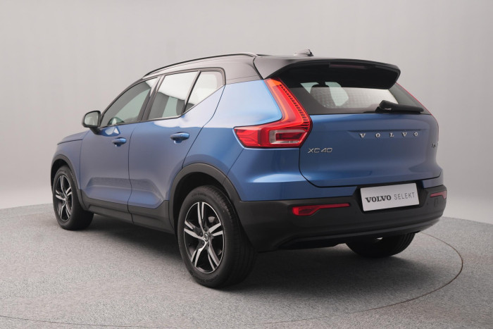 Volvo XC40 T3 R-DESIGN AUT CZ REZERVACE